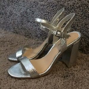 Silver Snakeskin Gianni Bini Block Heel Size 6.5